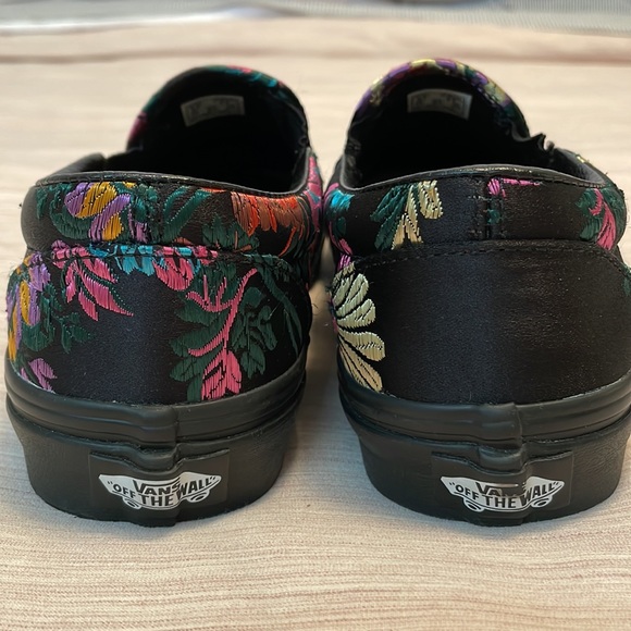 Vans Classic Slip-On Floral Skate Shoes - Picture 6 of 8